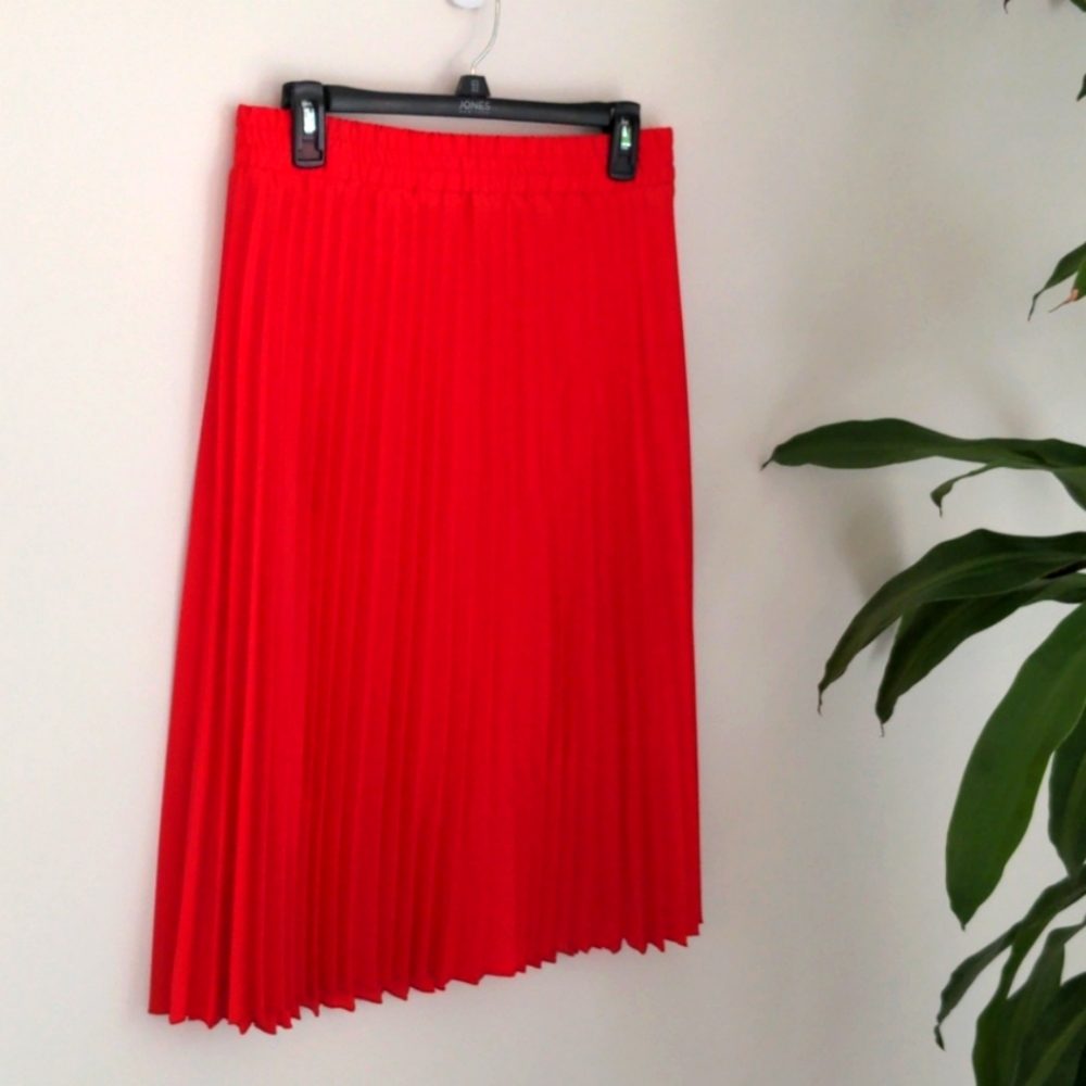 Tahari Coral Mid Length Pleated Skirt